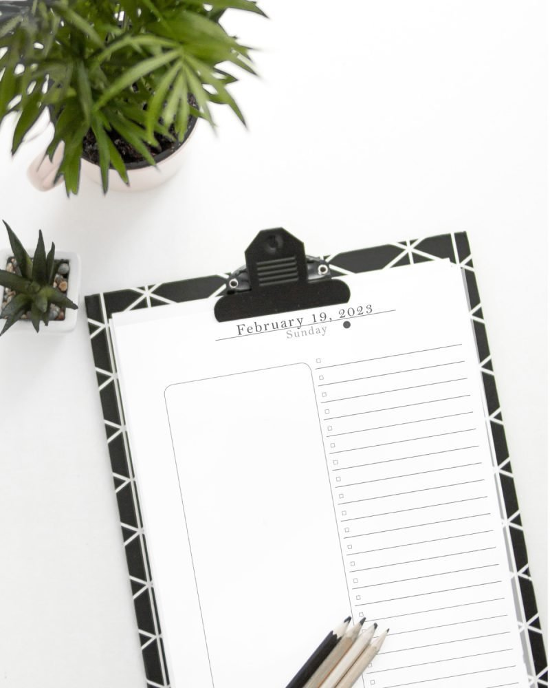 A5-Dated-To-Do-List-Notebook-Mockups-02